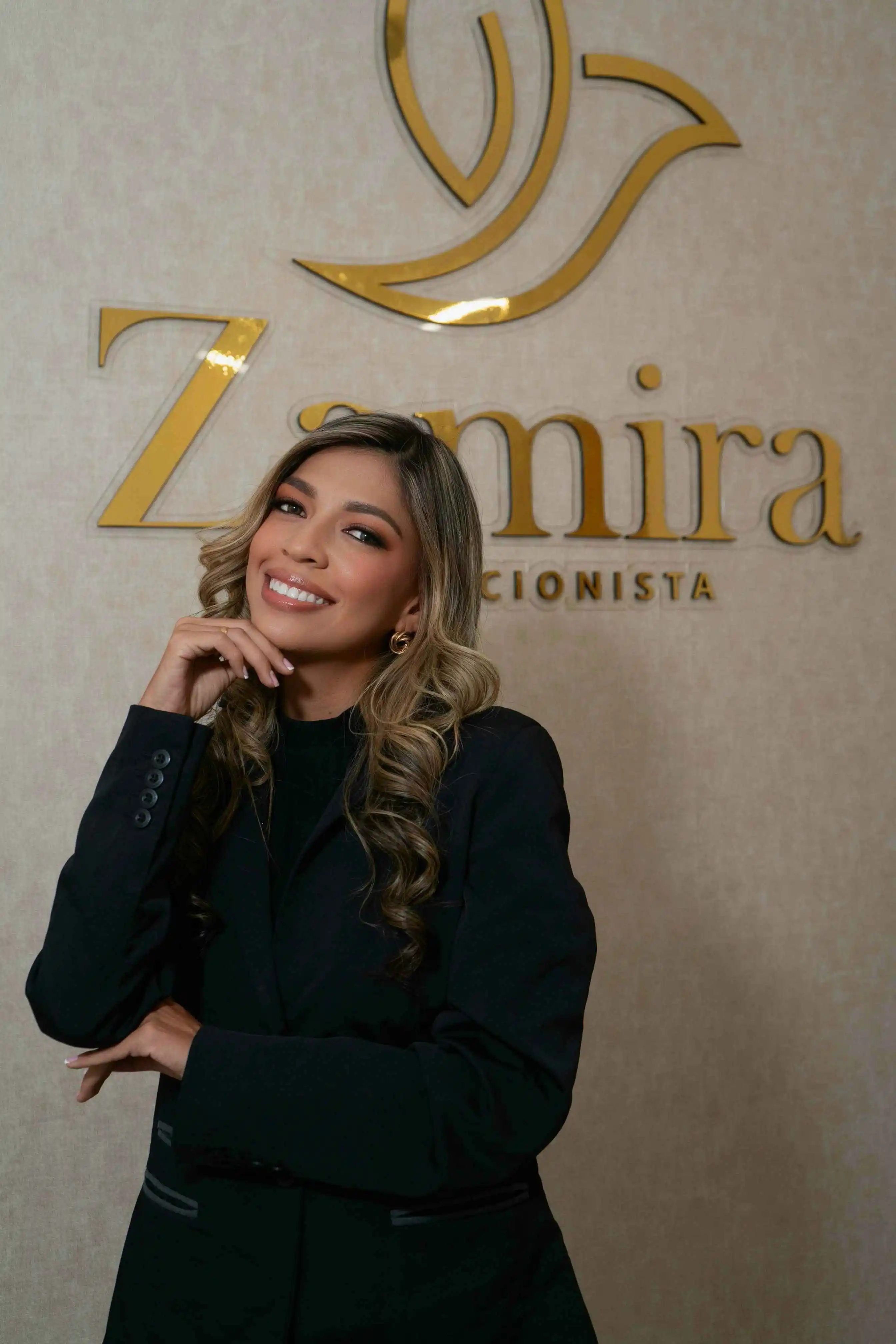 Zamira Hernandez nutricionista en sesión con paciente
